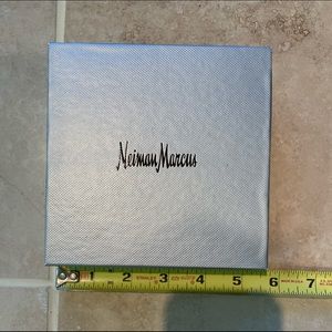 NEIMAN MARCUS Silver gift empty storage box